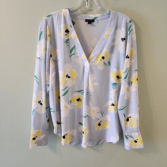 Ann Taylor Pleat Front Blouse, Size S, EUC - Picture 3 of 8